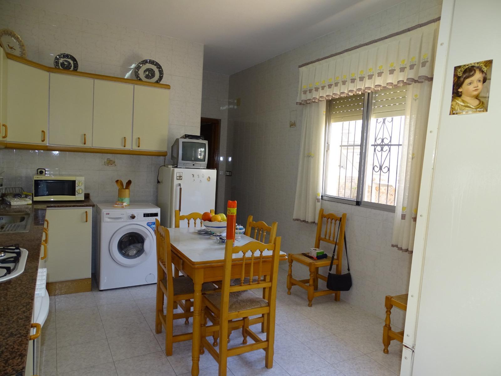 Imagen 8 Casa Pareada en venta en Campos Del Río / Zona tranquila, cerca del parque la estacion