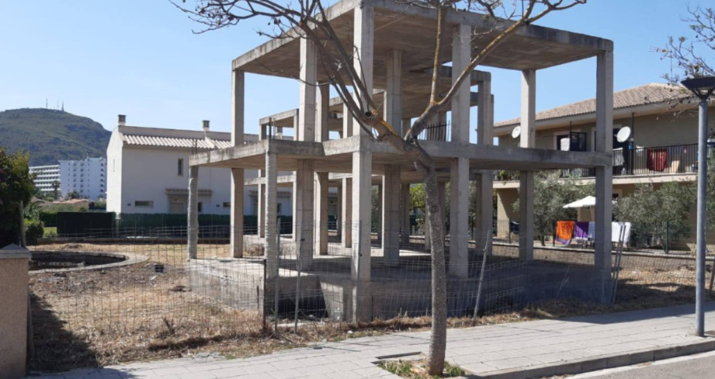 Imagen 3 Solar Urbano en venta en Alcúdia / Solar con estructura de 600 m² en Puerto de Alcudia.