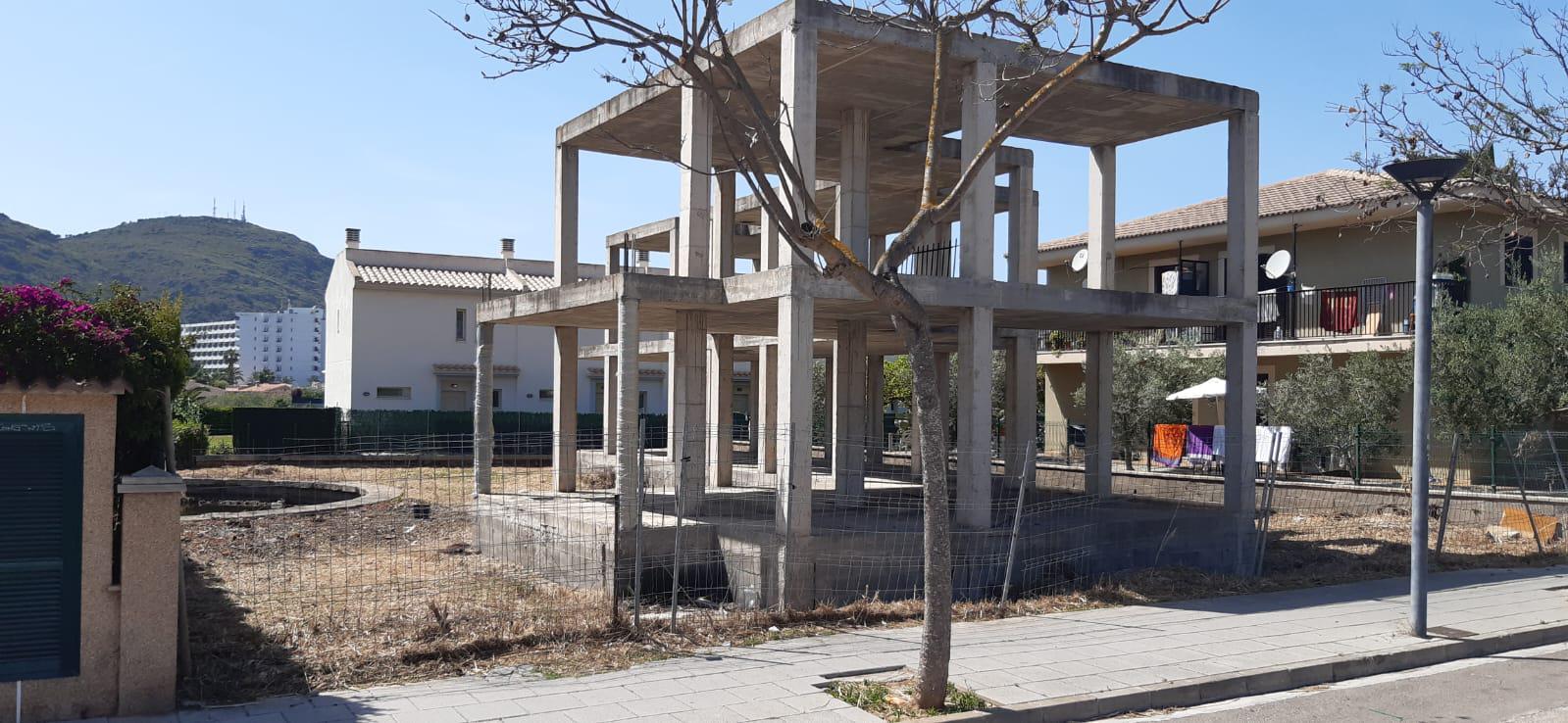 Imagen 12 Solar Urbano en venta en Alcúdia / Solar con estructura de 600 m² en Puerto de Alcudia.