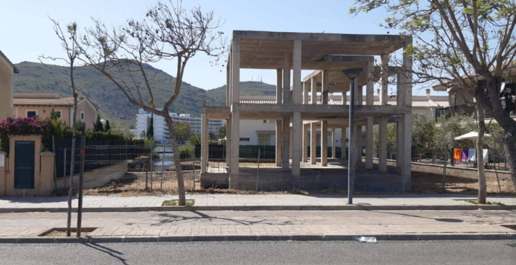 Imagen 1 Solar Urbano en venta en Alcúdia / Solar con estructura de 600 m² en Puerto de Alcudia.