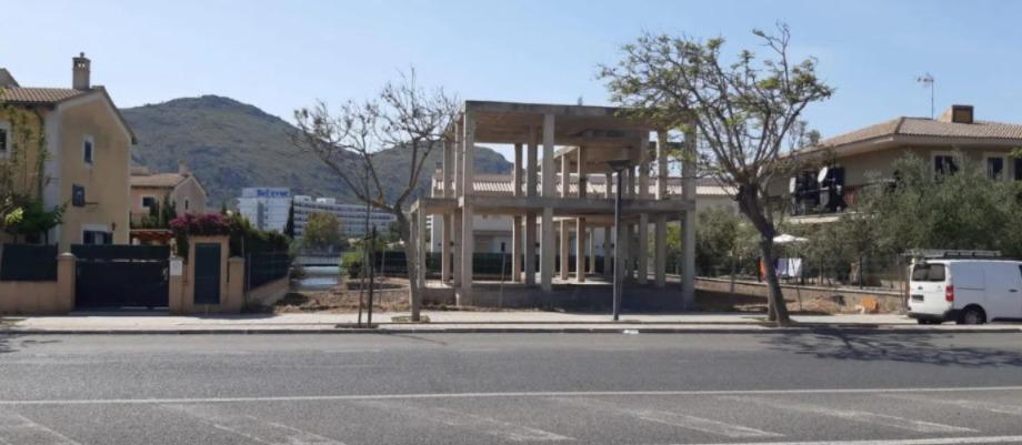 Imagen 4 Solar Urbano en venta en Alcúdia / Solar con estructura de 600 m² en Puerto de Alcudia.