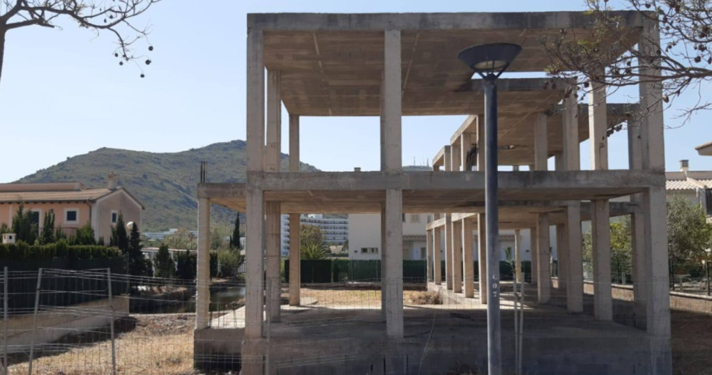 Imagen 5 Solar Urbano en venta en Alcúdia / Solar con estructura de 600 m² en Puerto de Alcudia.