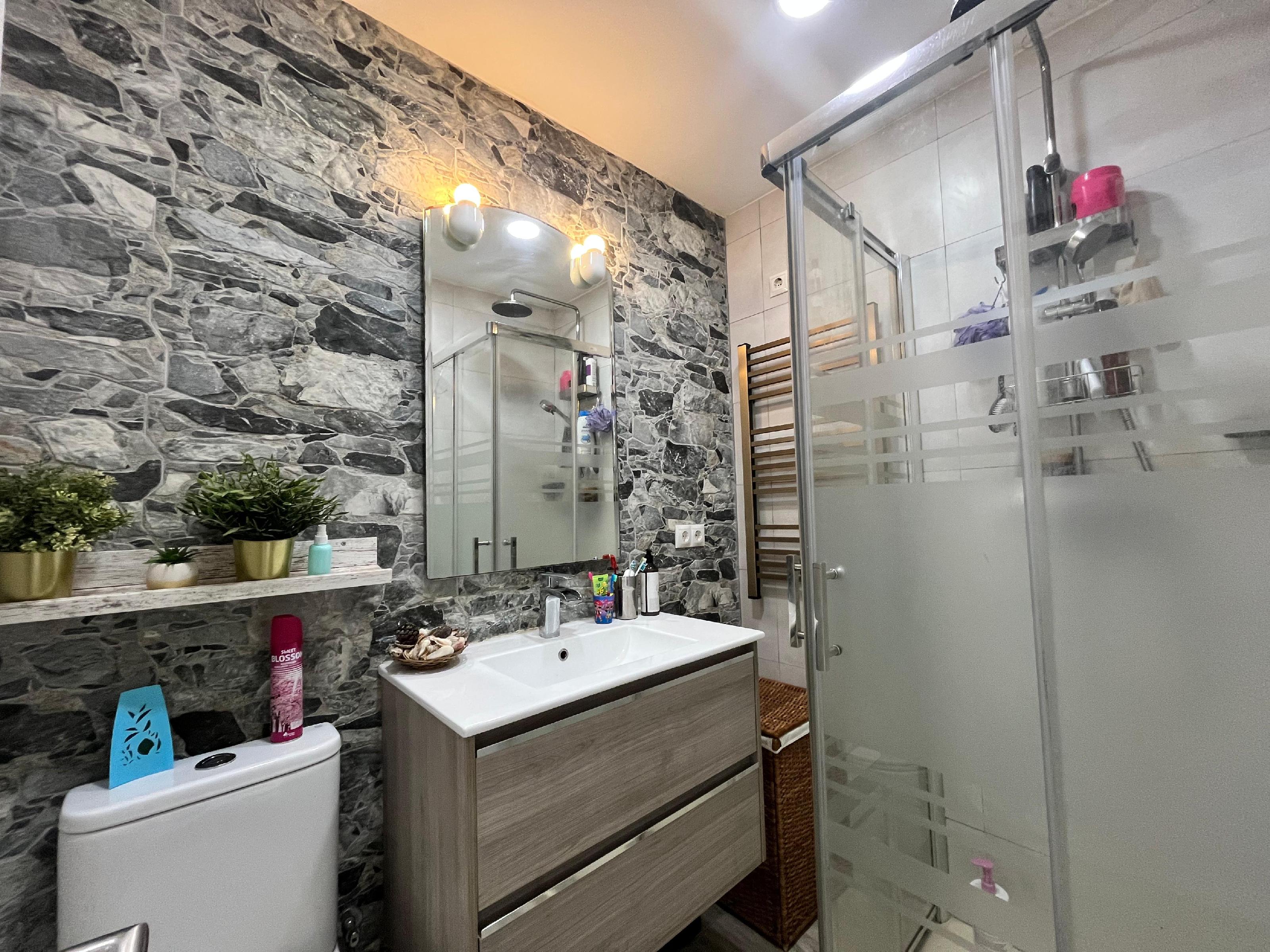 Imagen 18 Piso en venta en Palma / Piso 3hab., cocina y baño recién reformados. Ascensor. 