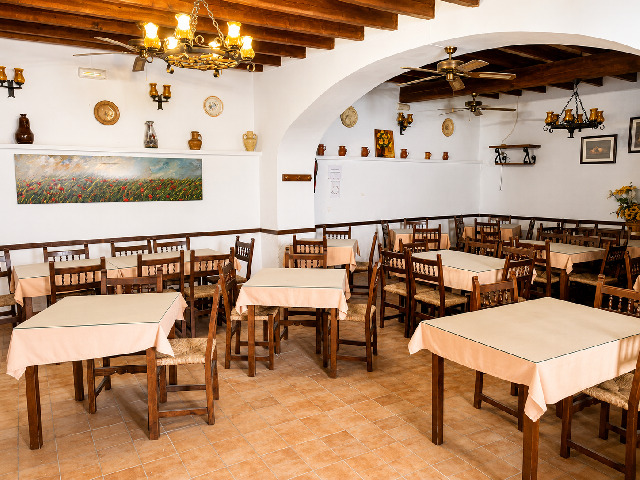 Imagen 1 Inmueble 298877 - Casa en venta en Sineu / Local comercial y primera planta en Sineu