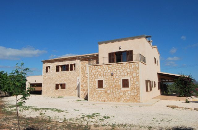 Imagen 4 Inmueble 300523 - Casa Adosada en venta en Santanyí / Finca elegante con planta fotovolcaica en Santanyi