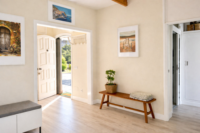 Imagen 2 Inmueble 302407 - Casa Adosada en venta en Mercadal (Es) / S´Arenal  d´en Castell en  1ª limea de Mar , premium 