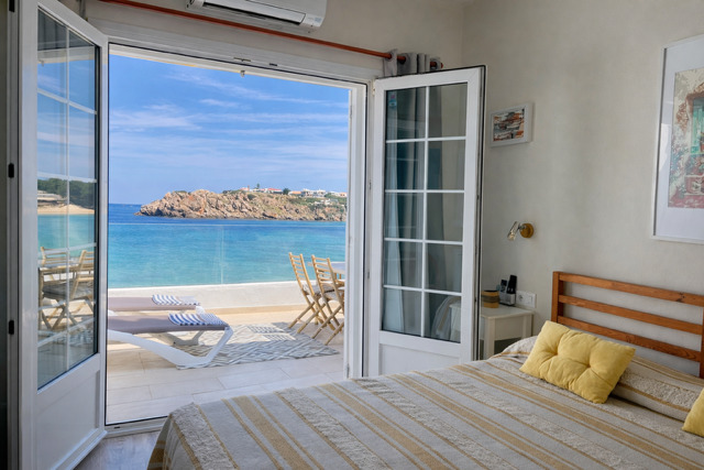 Imagen 14 Casa Adosada en venta en Mercadal Es / S´Arenal  d´en Castell en  1ª limea de Mar , premium 