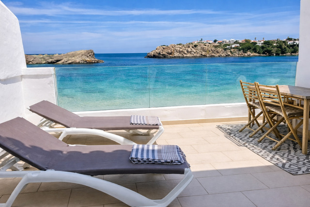 Imagen 11 Casa Adosada en venta en Mercadal Es / S´Arenal  d´en Castell en  1ª limea de Mar , premium 