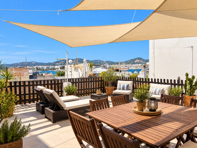 Imagen 1 Inmueble 305204 - Dúplex en venta en Eivissa / Casco Antiguo  Mare de Dèu, Centro turístico Puerto