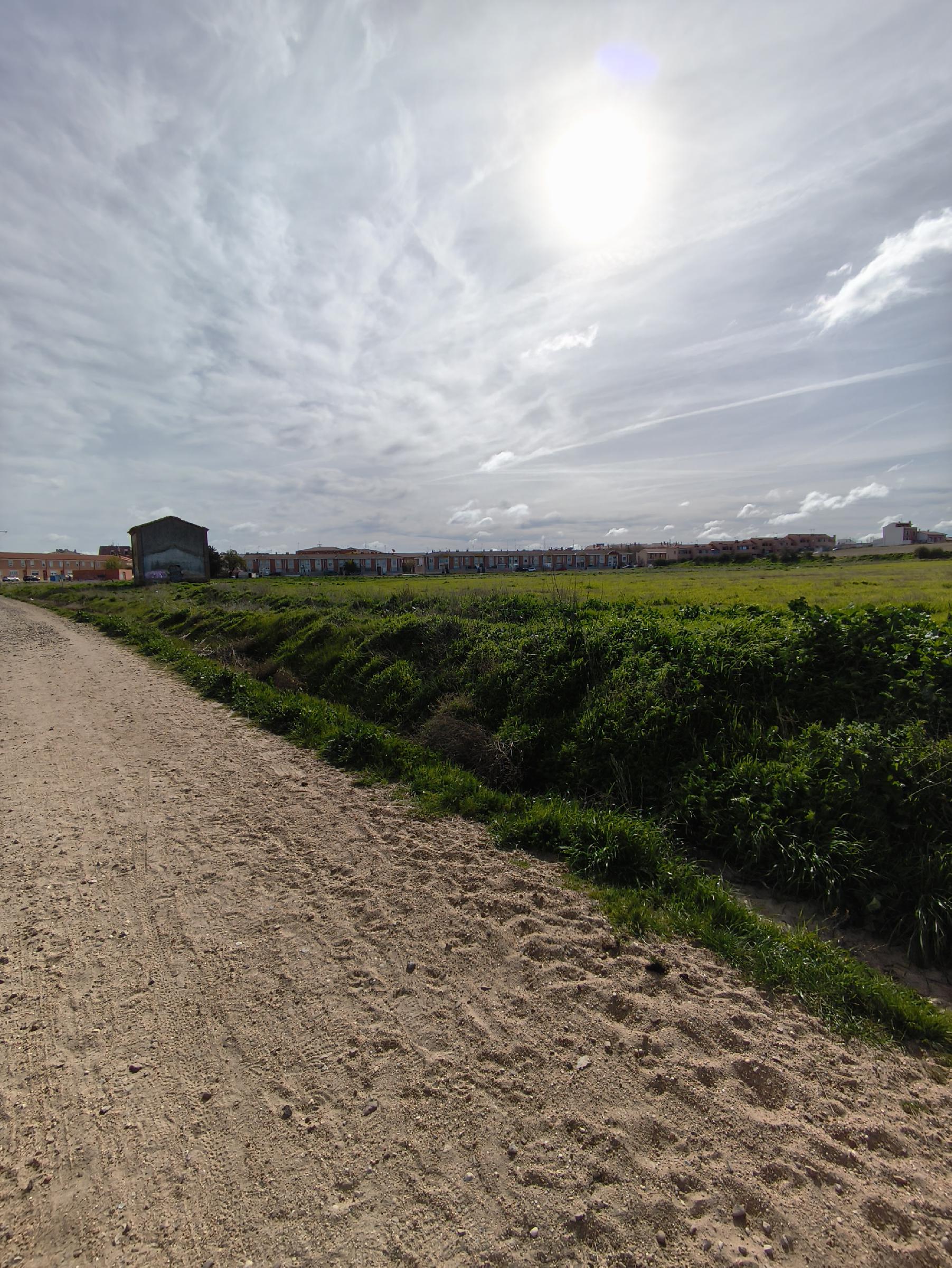 Imagen 2 Solar Rústico en venta en Medina Del Campo / Al lado de la calle Las Damas y cerca de la C...
