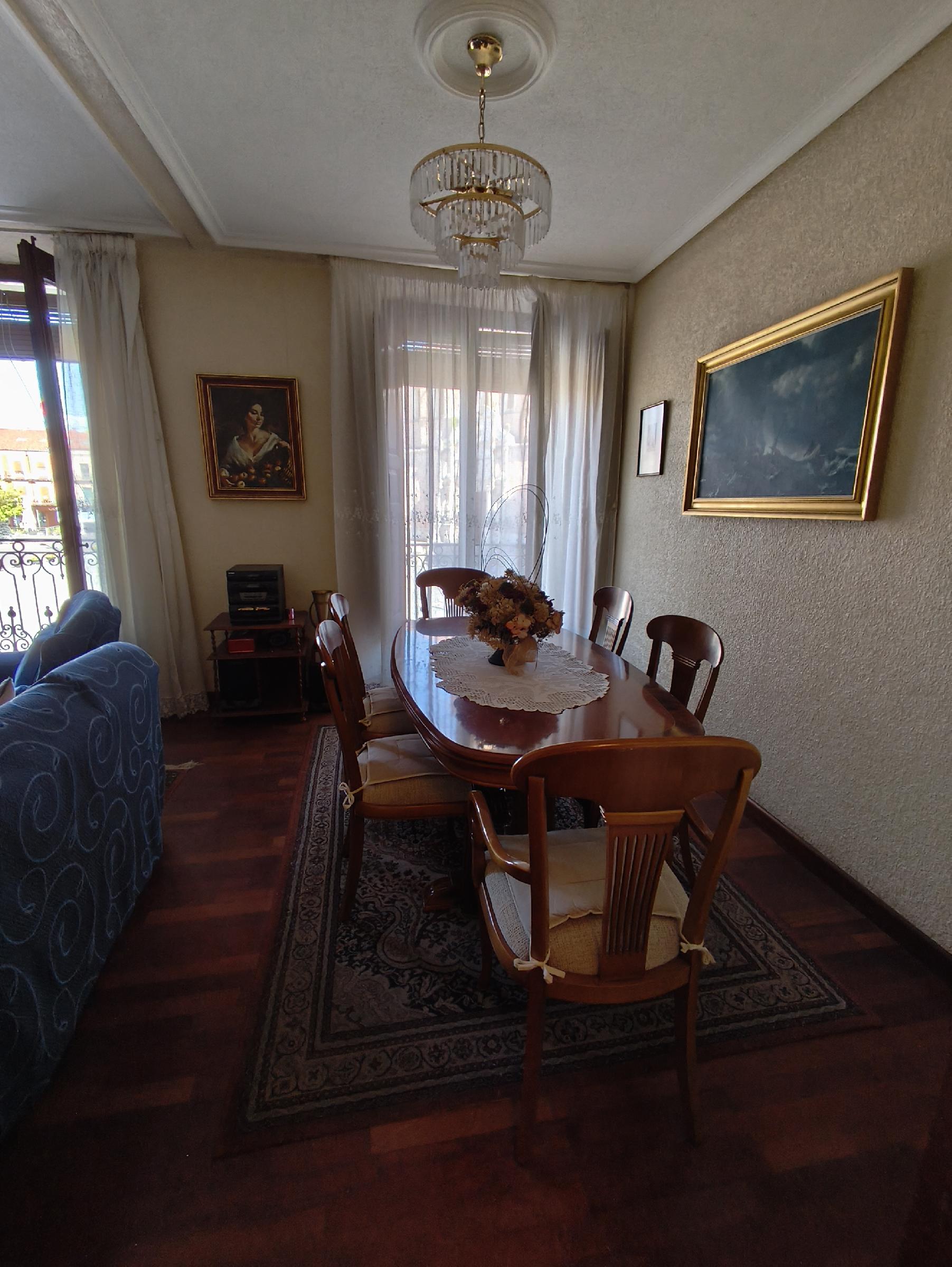 Imagen 7 Piso en venta en Medina Del Campo / Vivienda ubicada en la Plaza Mayor de la localidad