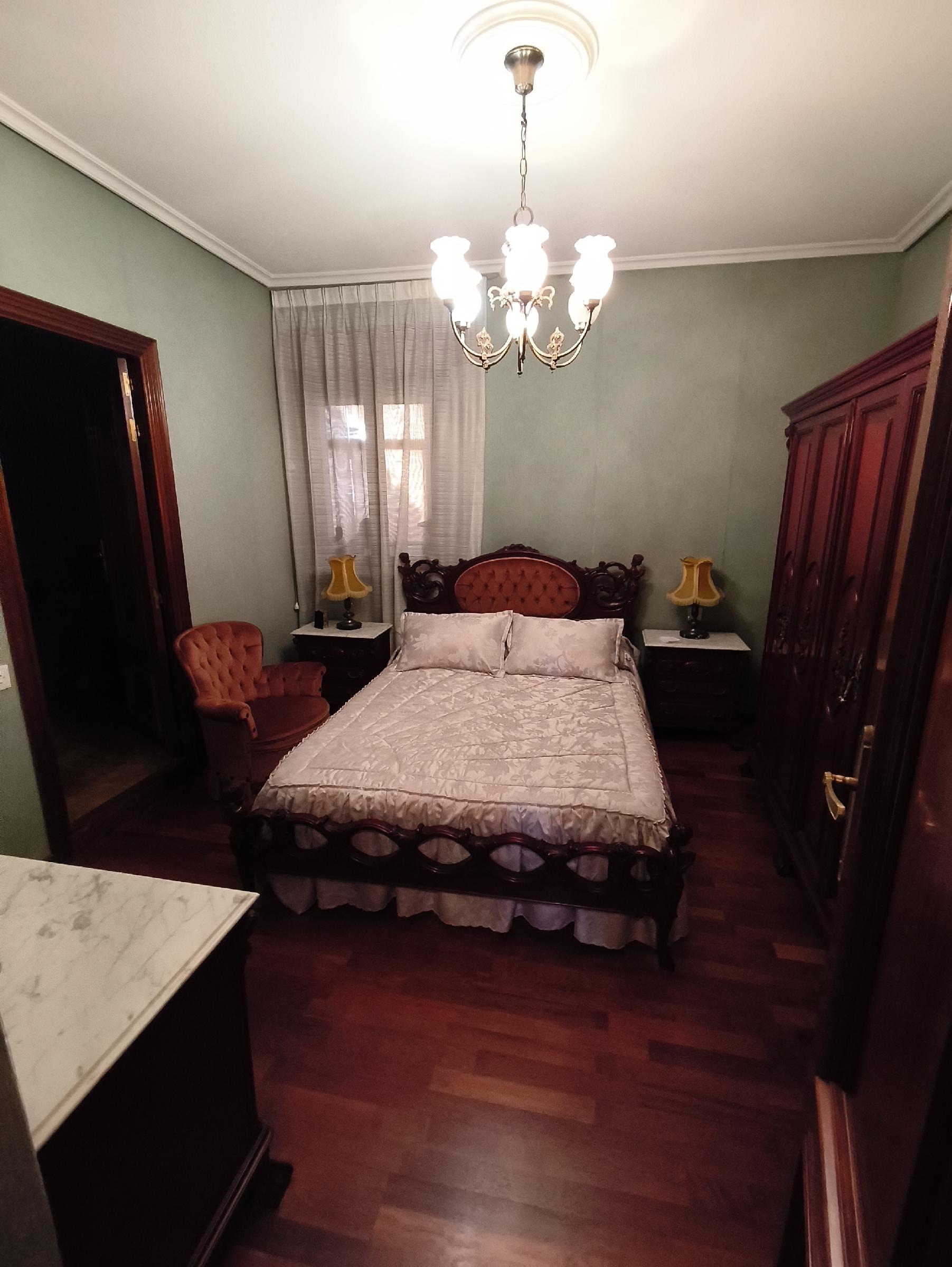 Imagen 13 Piso en venta en Medina Del Campo / Vivienda ubicada en la Plaza Mayor de la localidad