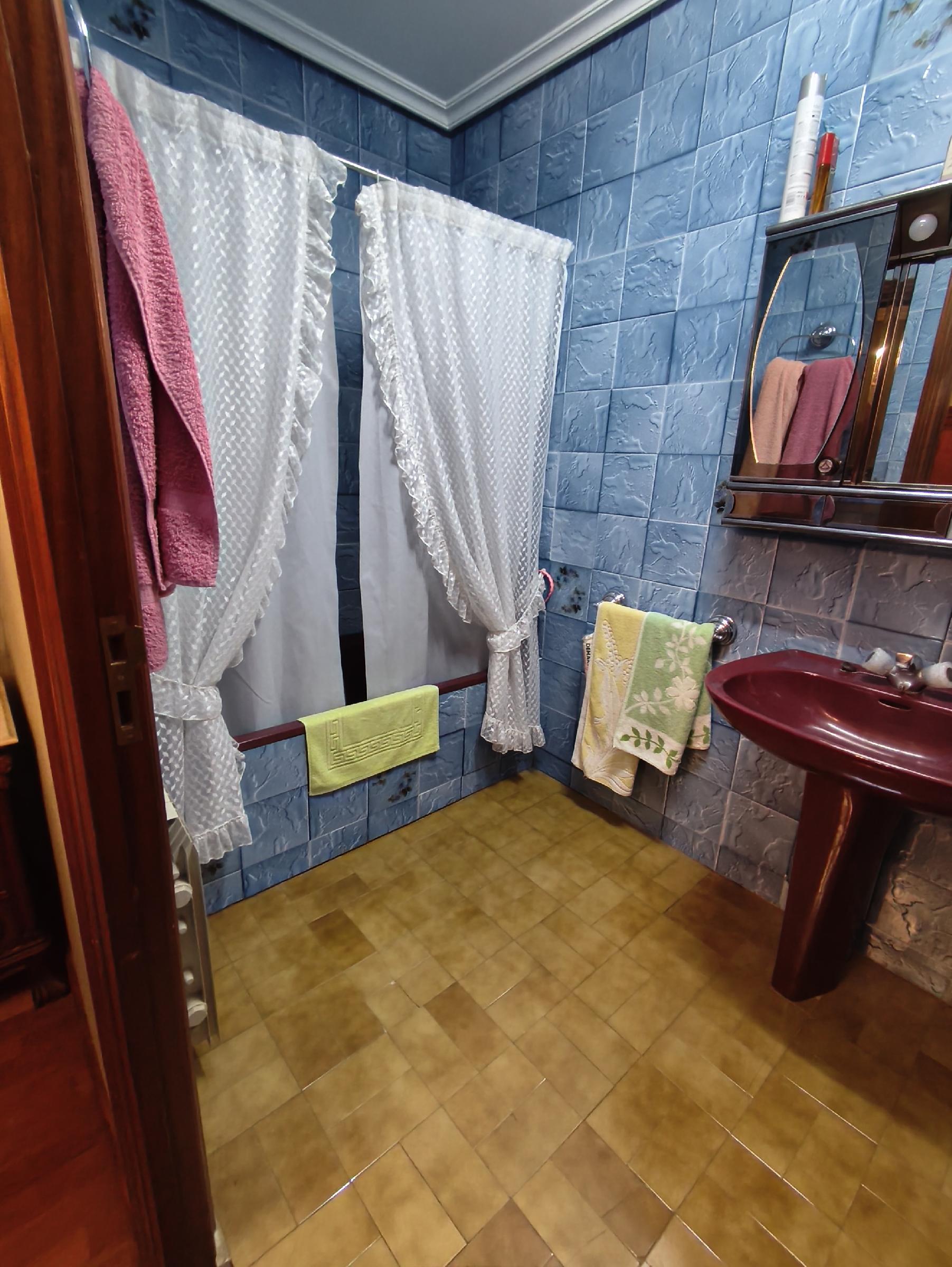 Imagen 2 Piso en venta en Medina Del Campo / Vivienda ubicada en la Plaza Mayor de la localidad