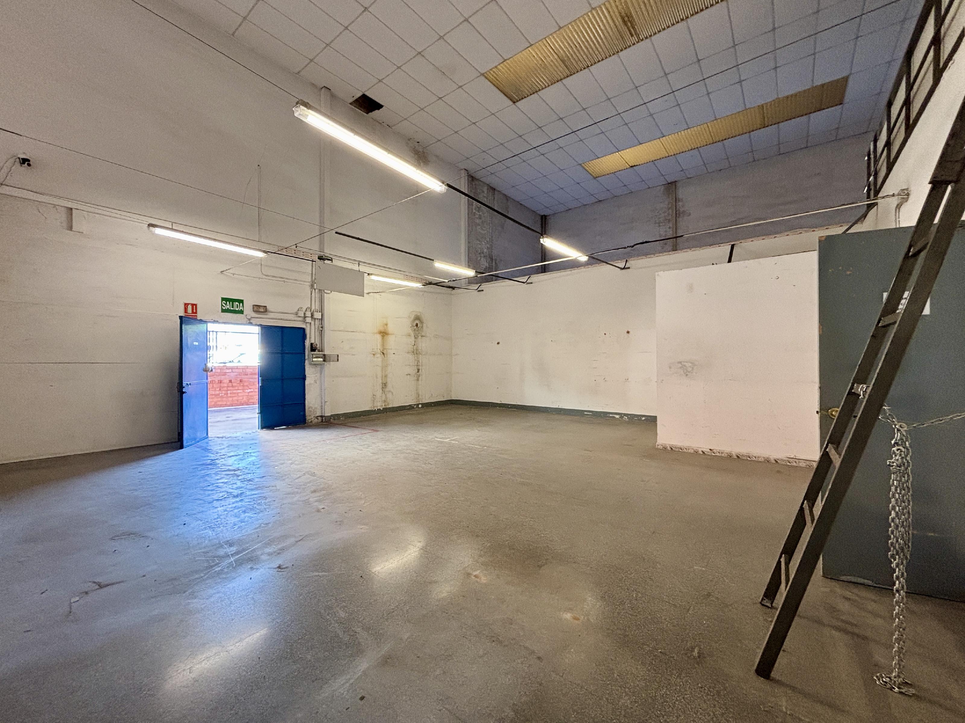 Imagen 10 Local Industrial en venta en Tarragona / Poligoin Industrial Francollí