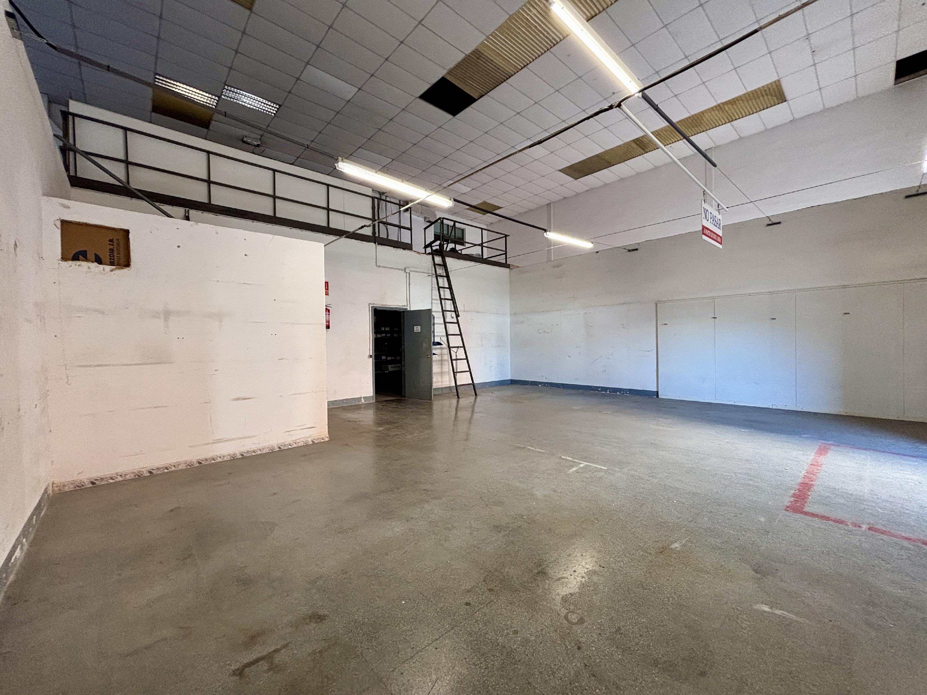 Imagen 1 Local Industrial en venta en Tarragona / Poligoin Industrial Francollí