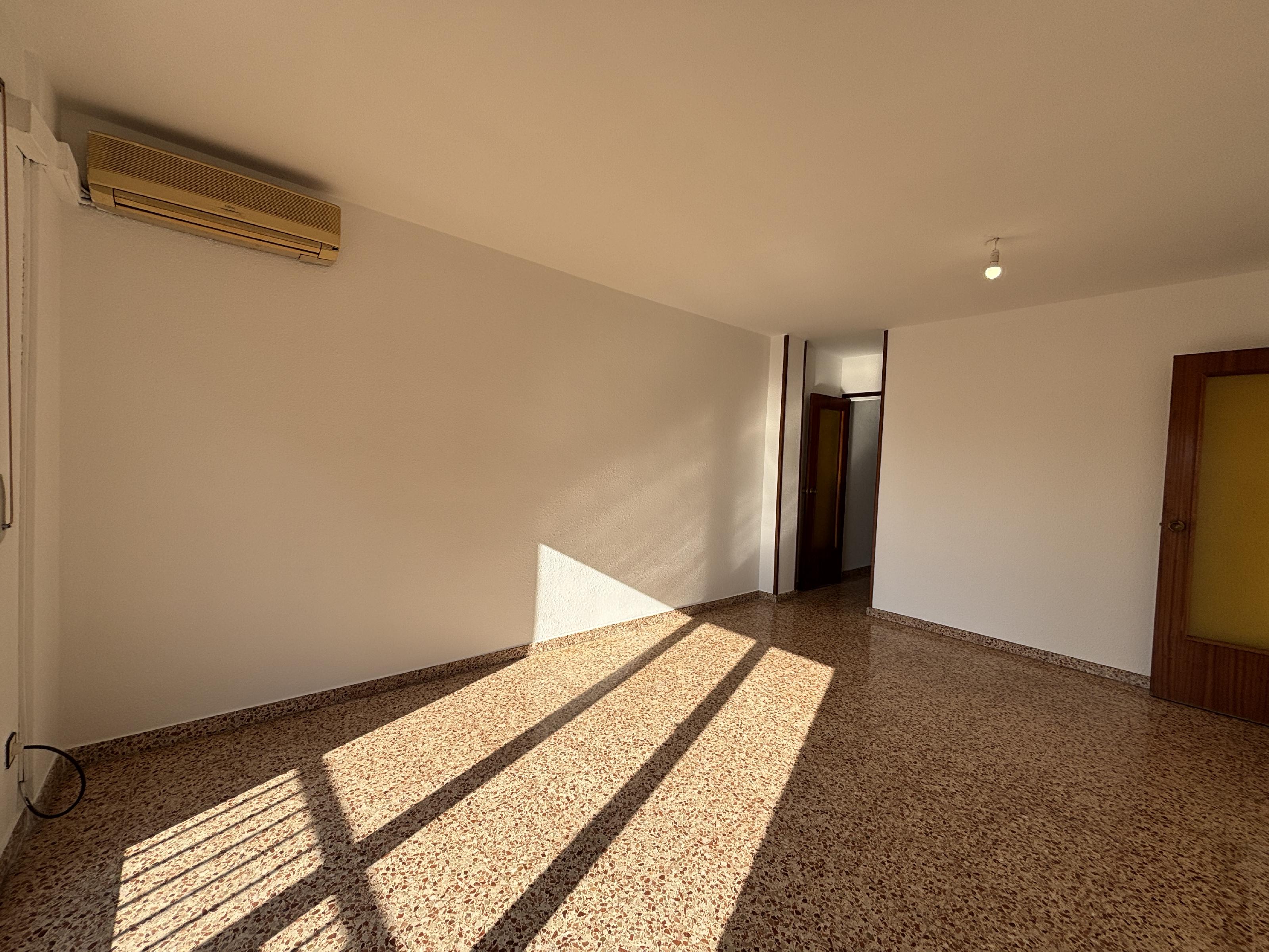 Imagen 4 Piso en venta en Tarragona / C/ Reial, frente a Plaça dels Infants