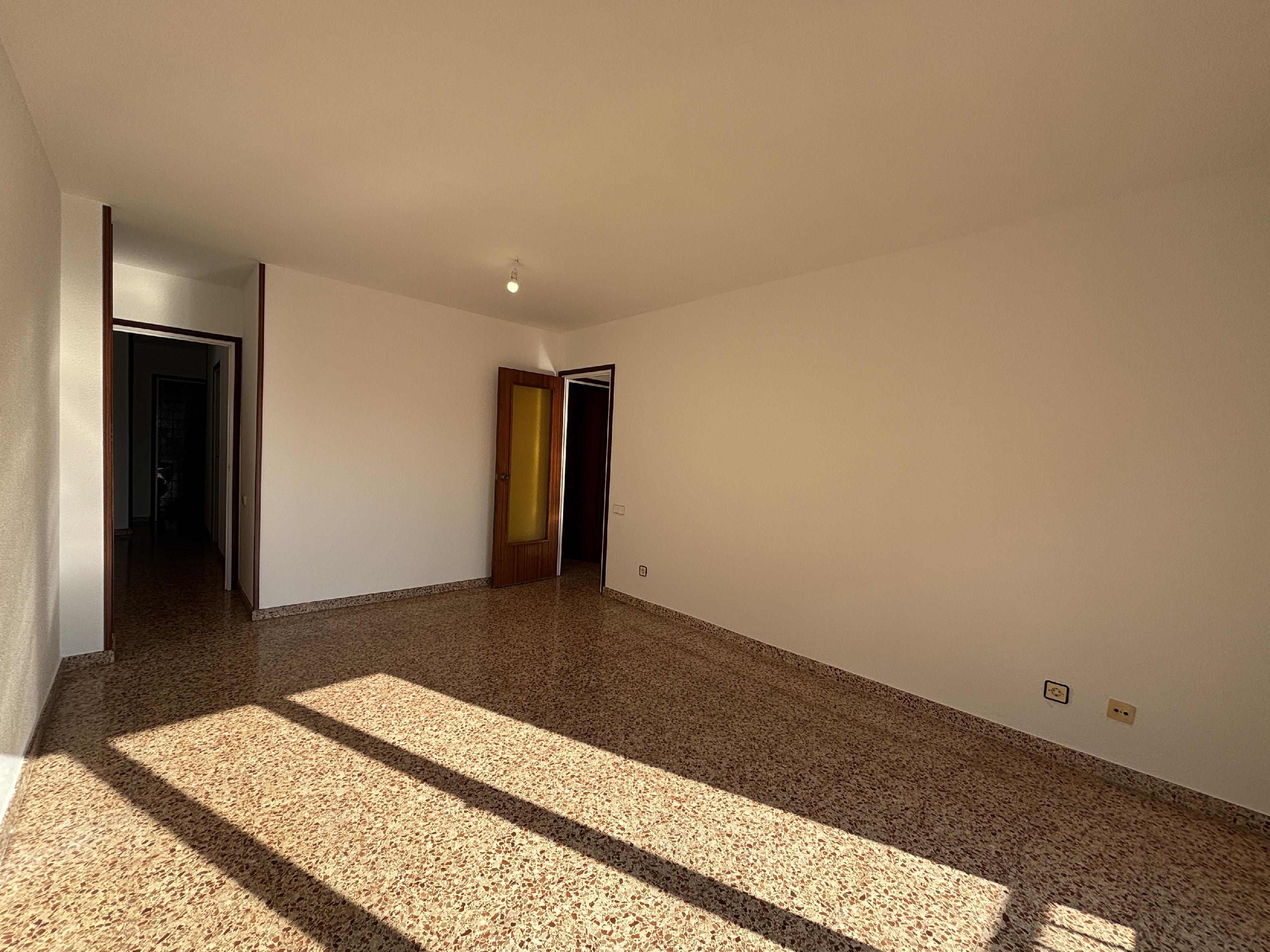 Imagen 3 Piso en venta en Tarragona / C/ Reial, frente a Plaça dels Infants