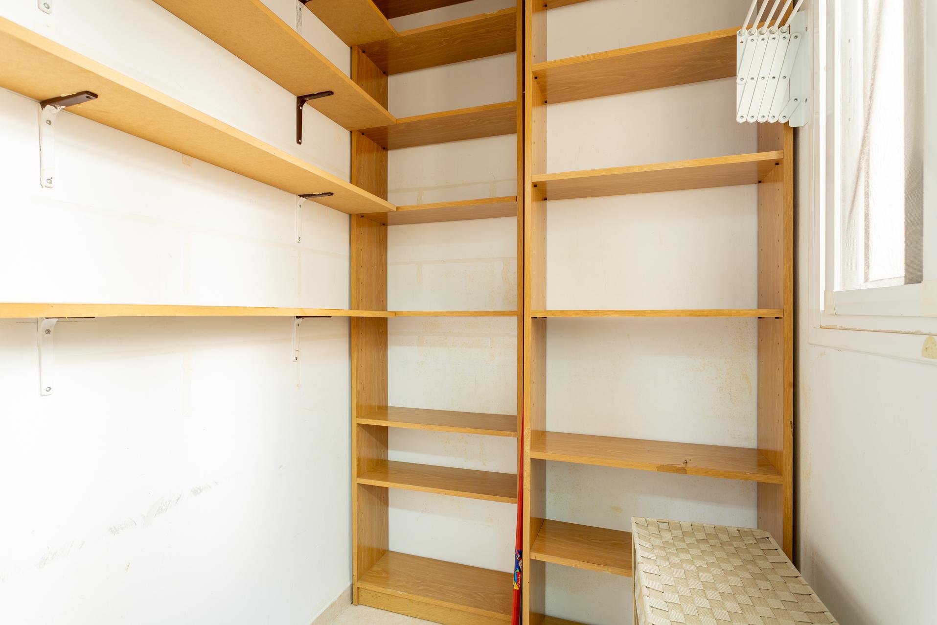 Imagen 17 Piso en venta en Tarragona / Calle peatonal paralela a Rambla Nova