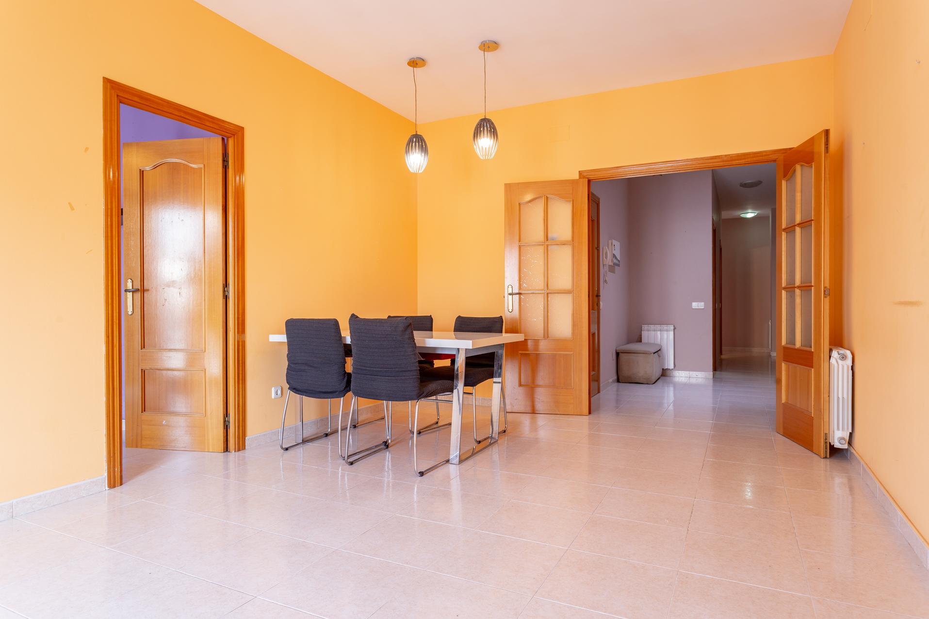 Imagen 5 Piso en venta en Tarragona / Calle peatonal paralela a Rambla Nova