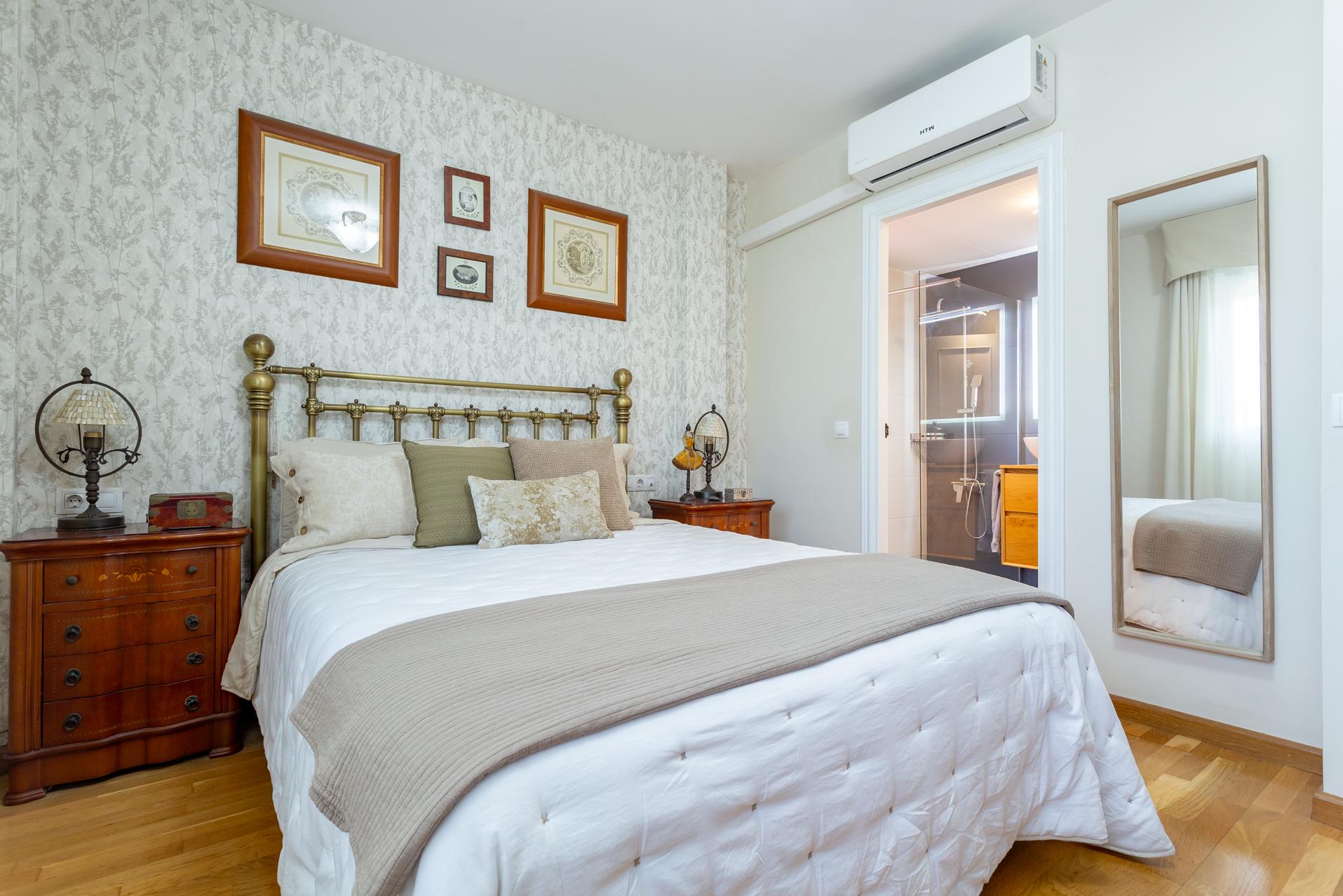 Imagen 26 Casa Adosada en venta en Reus / Delante del paseo y del pavellon municipal