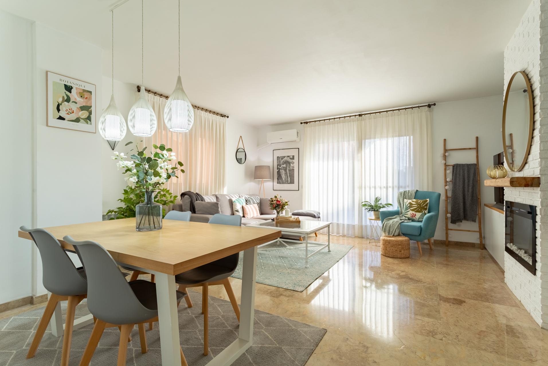 Imagen 2 Casa Adosada en venta en Reus / Delante del paseo y del pavellon municipal