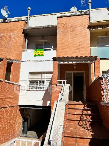 Imagen 18 Inmueble 271738 - Casa Adosada en venta en Mérida / El Prado, ubicación central de la barriada.