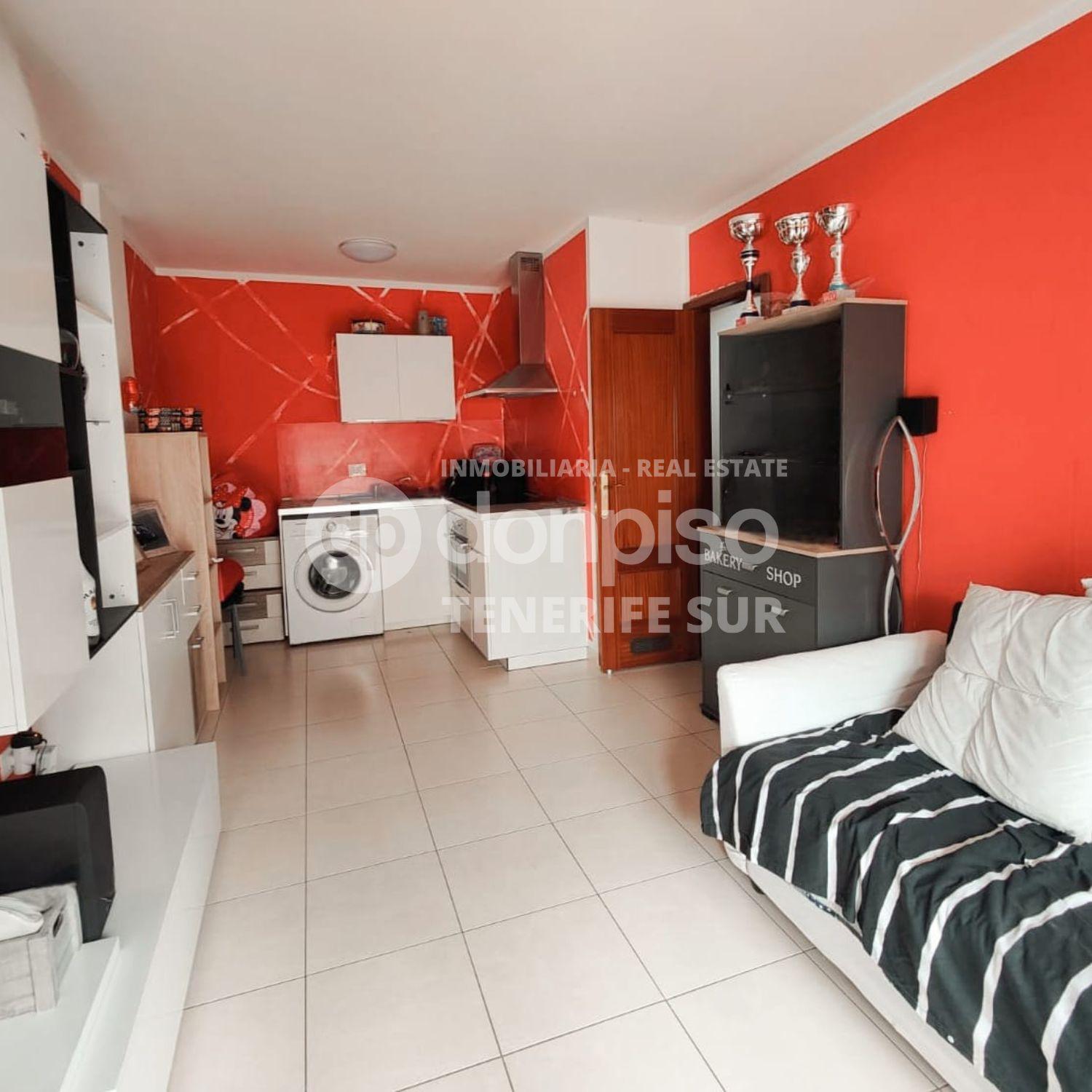 Imagen 4 Apartamento en venta en San Miguel De Abona / Cerca del autopista y 5 km de la playa.