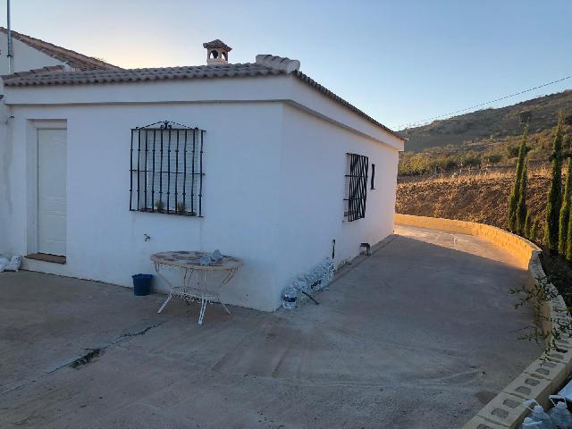 Imagen 2 Inmueble 261913 - Casa Rústica en venta en Casabermeja / Ubicado cerca del centro de ciudad jardin 