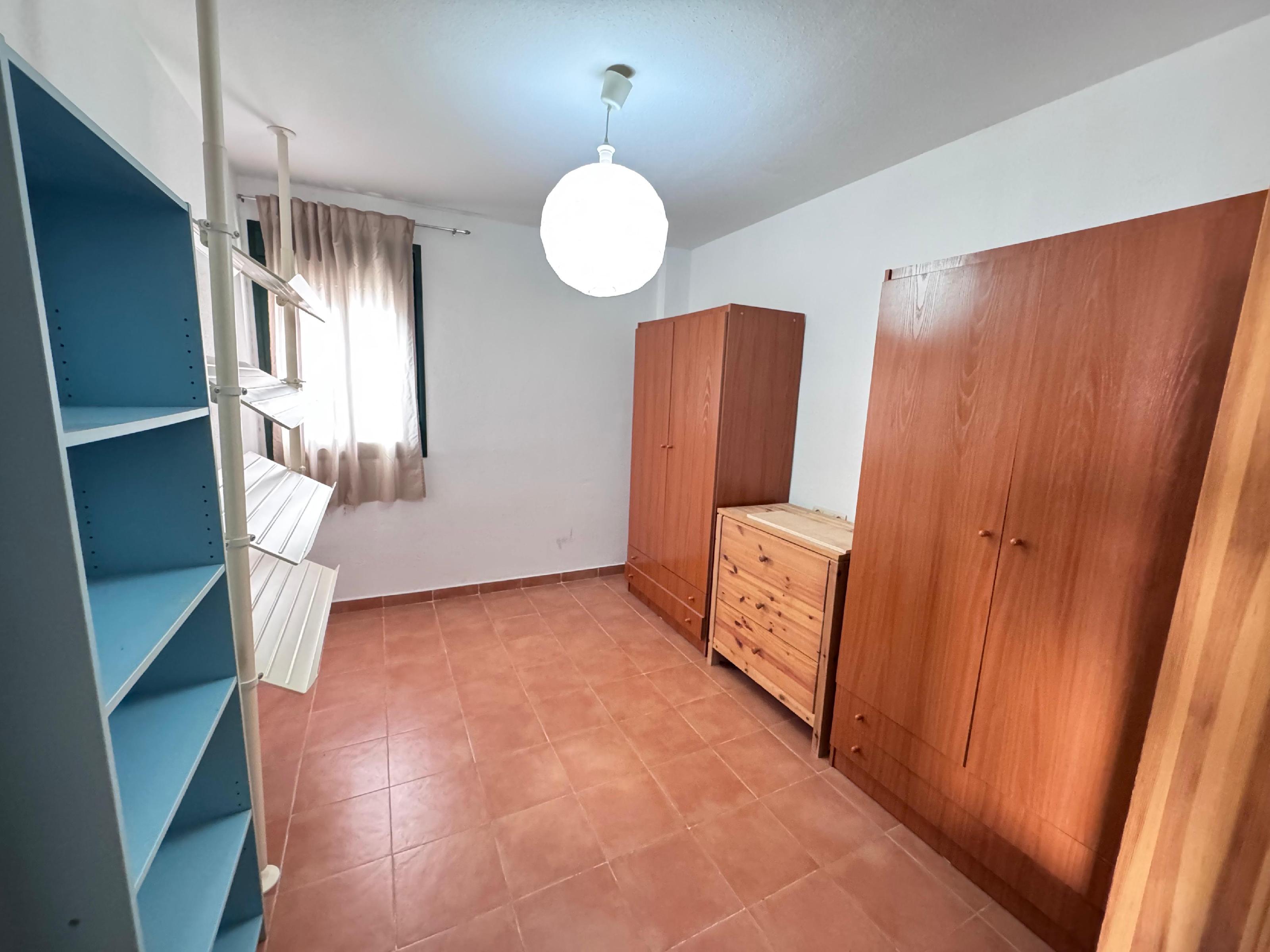 Imagen 15 Apartamento en venta en Torremolinos / Al lado de campo de golf con vistas al mar