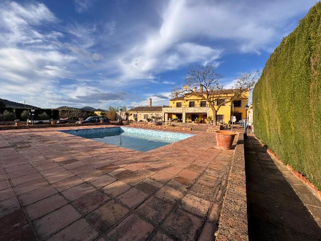 Imagen 2 Inmueble 263607 - Casa Rústica en venta en Villanueva Del Trabuco / Malaga Finca Espectacular