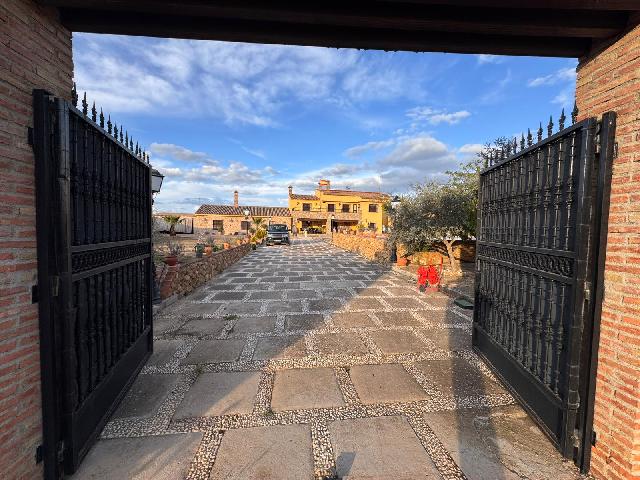 Imagen 1 Inmueble 263607 - Casa Rústica en venta en Villanueva Del Trabuco / Malaga Finca Espectacular