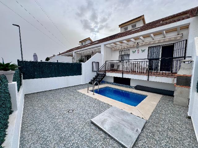 Imagen 10 Inmueble 265040 - Casa Adosada en venta en Benalmádena / Casa con piscina independiente