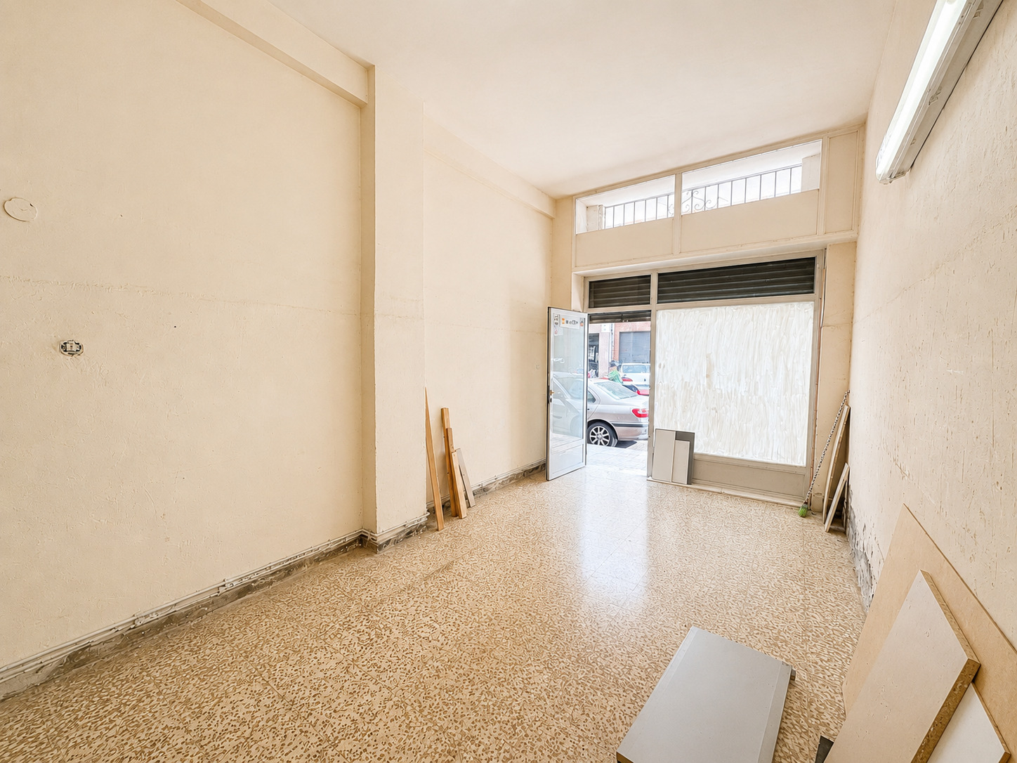 Imagen 2 Local Comercial en venta en Málaga / local en Marlaga a15 mint del centro de Malaga