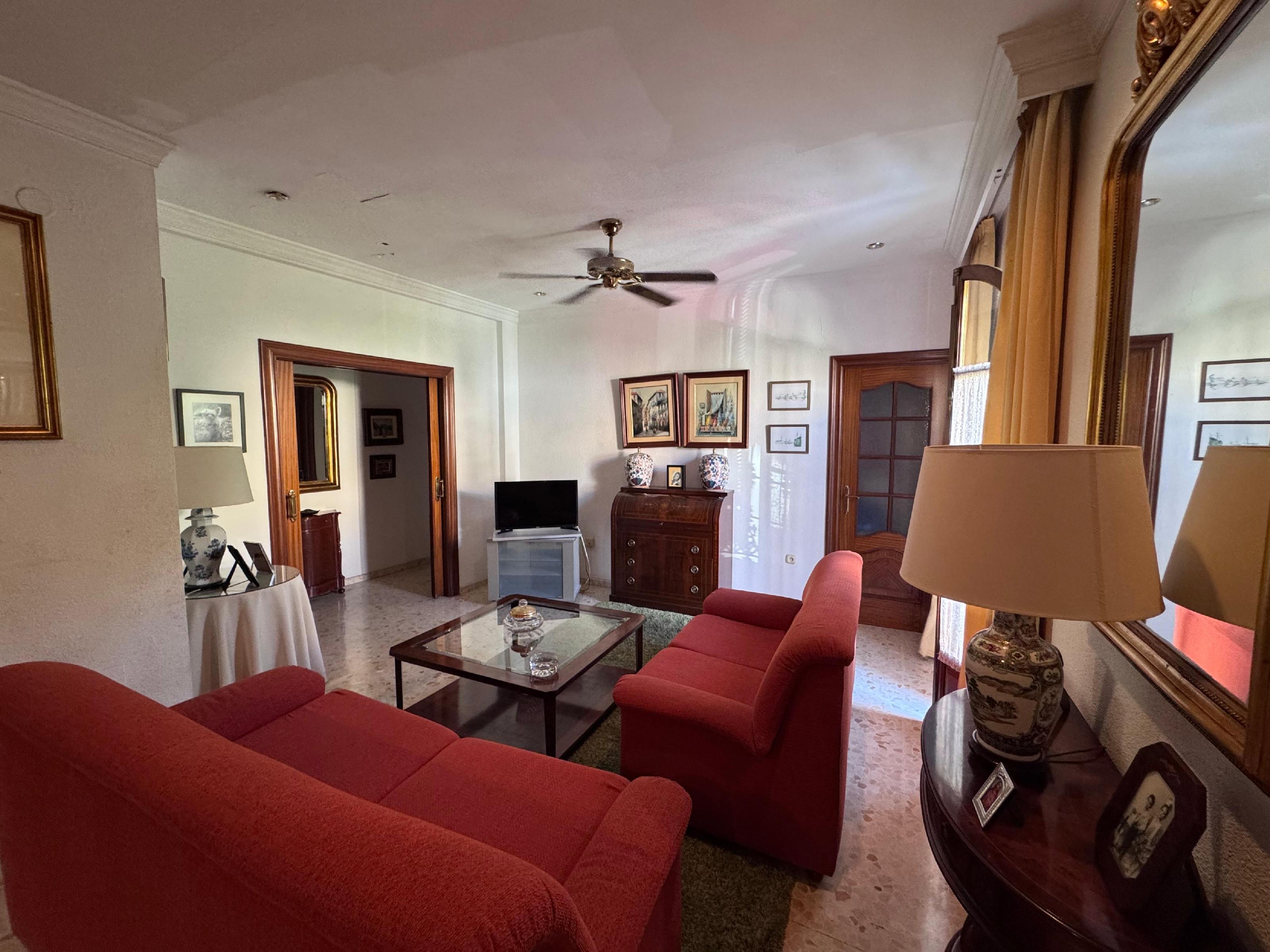 Imagen 4 Casa Adosada en venta en Málaga / Casa ubicada en zona privilegiada