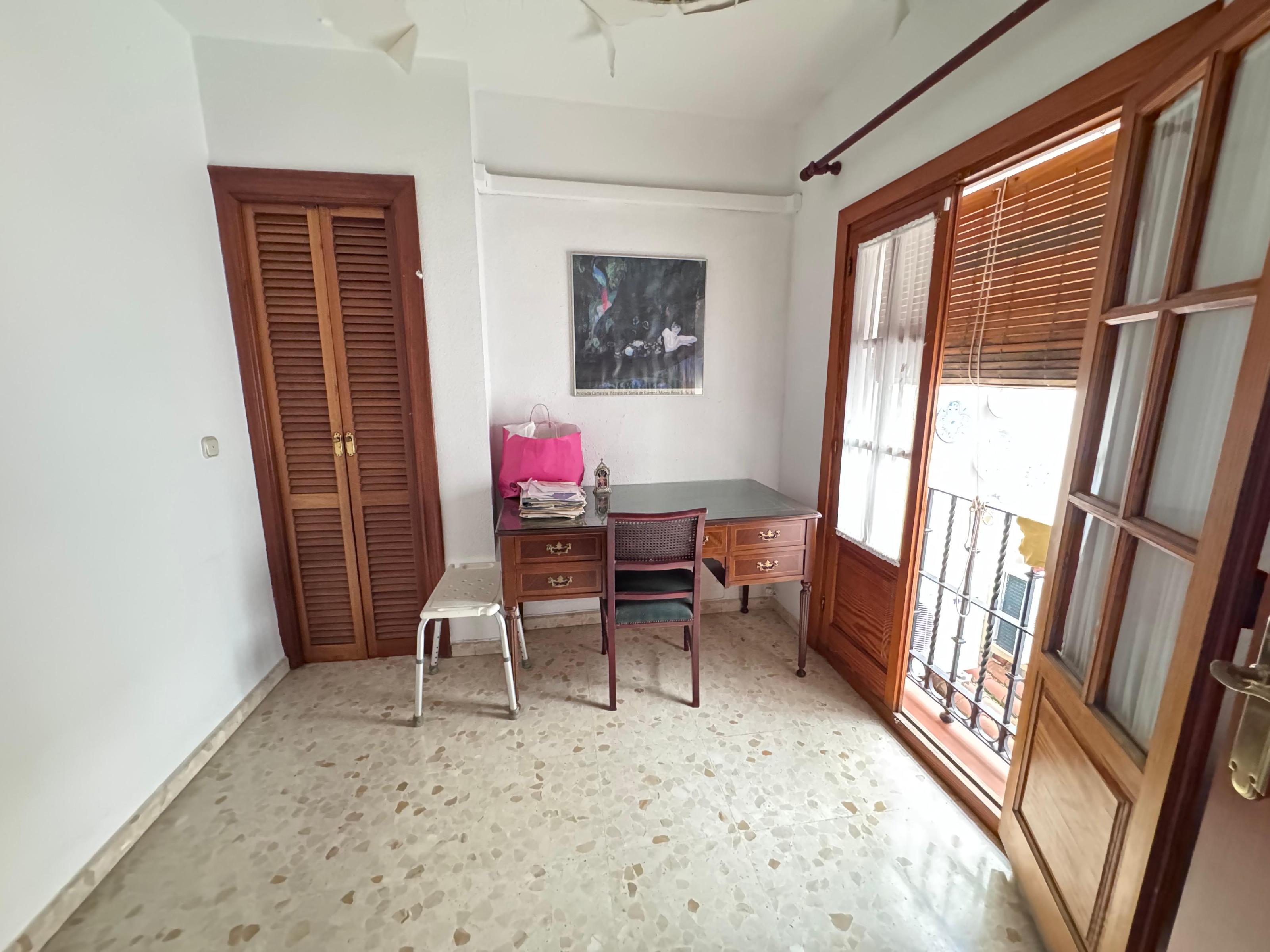 Imagen 10 Casa Adosada en venta en Málaga / Casa ubicada en zona privilegiada