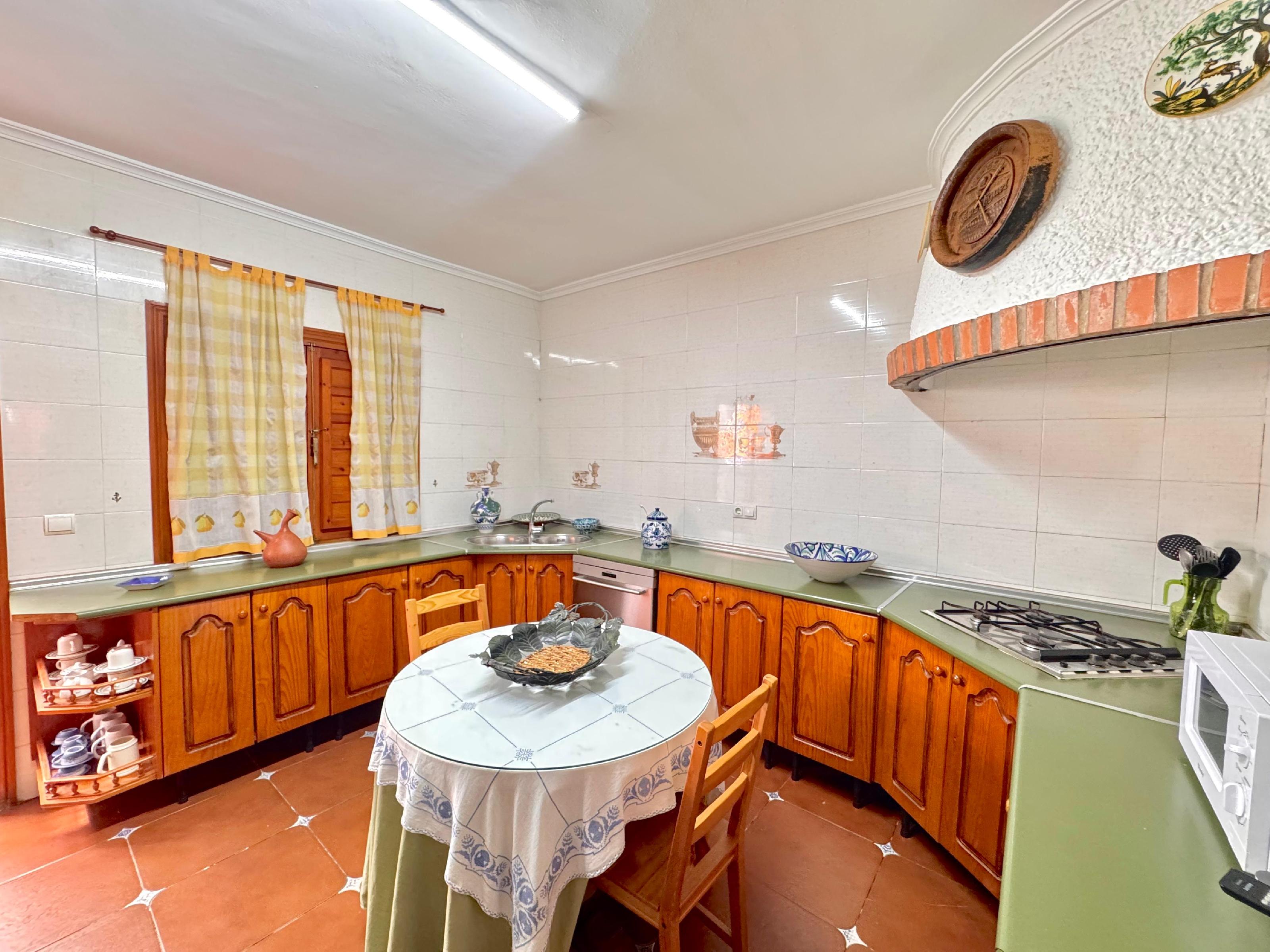 Imagen 9 Casa Adosada en venta en Rincón De La Victoria / Piso a un paso del centro historico