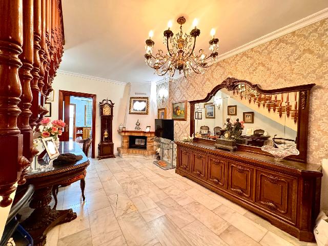 Imagen 1 Inmueble 265539 - Casa Adosada en venta en Rincón De La Victoria / Piso a un paso del centro historico