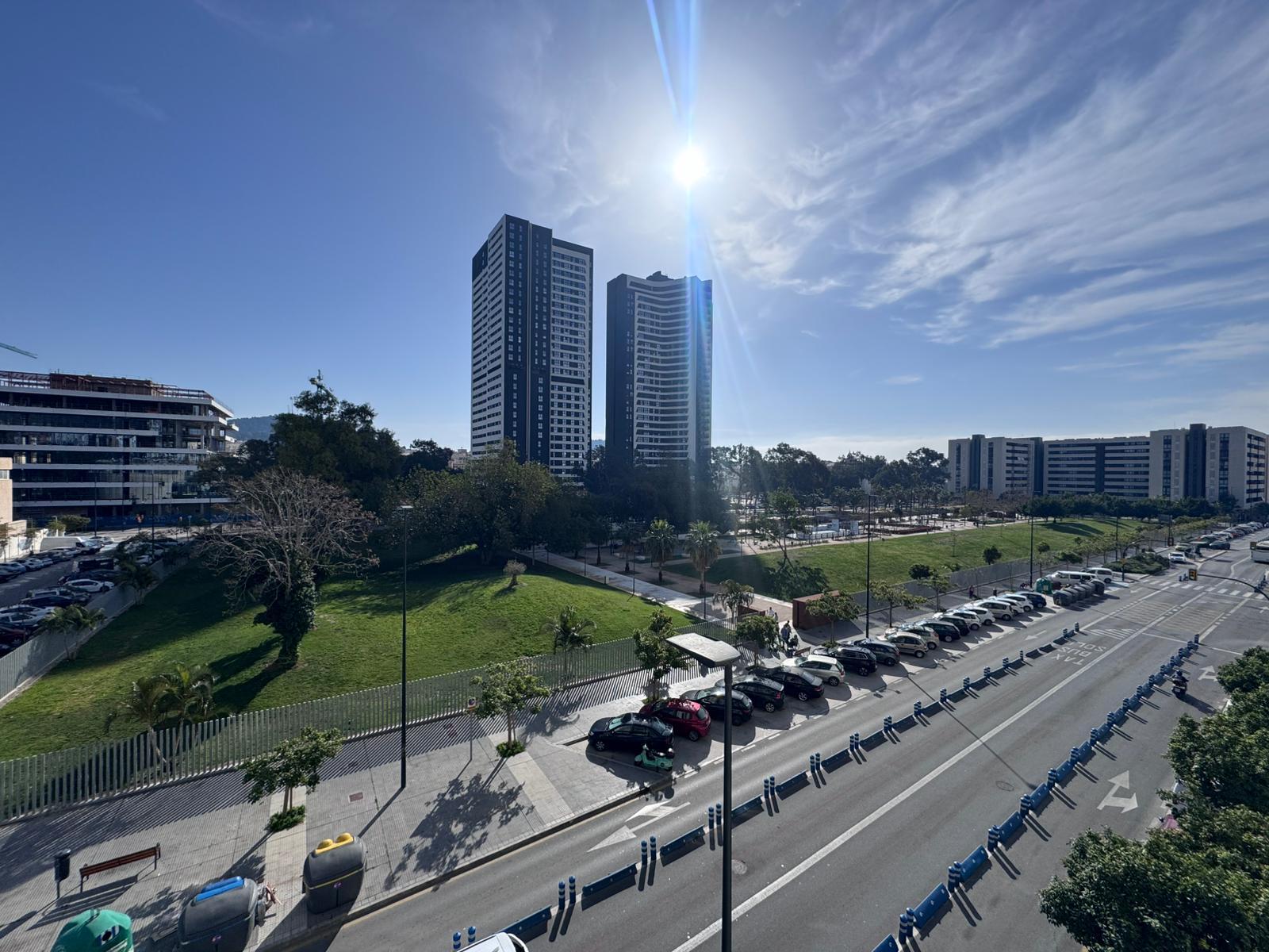 Imagen 1 Apartamento en venta en Málaga / Solar rustico muy cerca del centro del pueblo