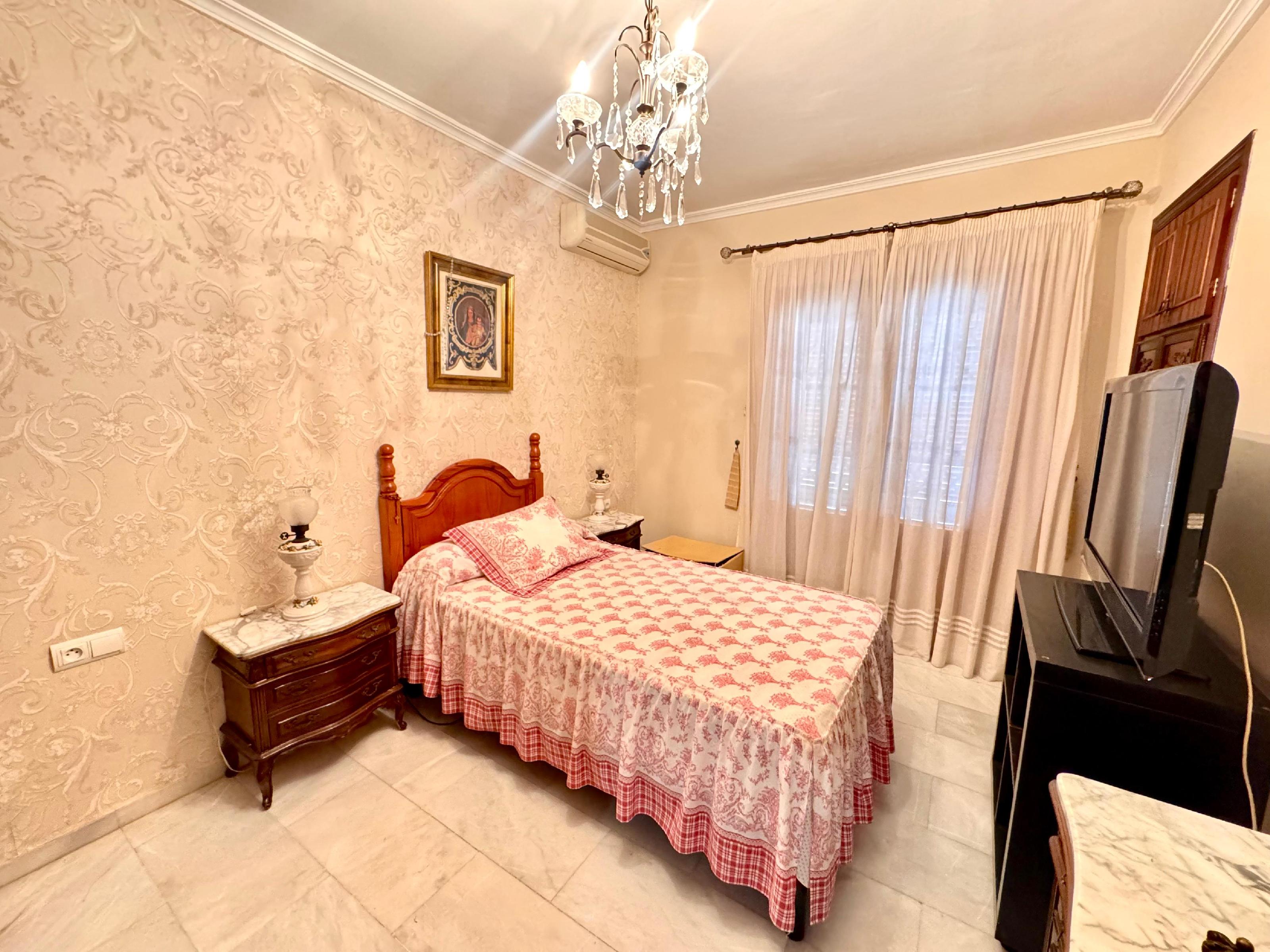 Imagen 5 Casa Adosada en venta en Rincón De La Victoria / Piso a un paso del centro historico