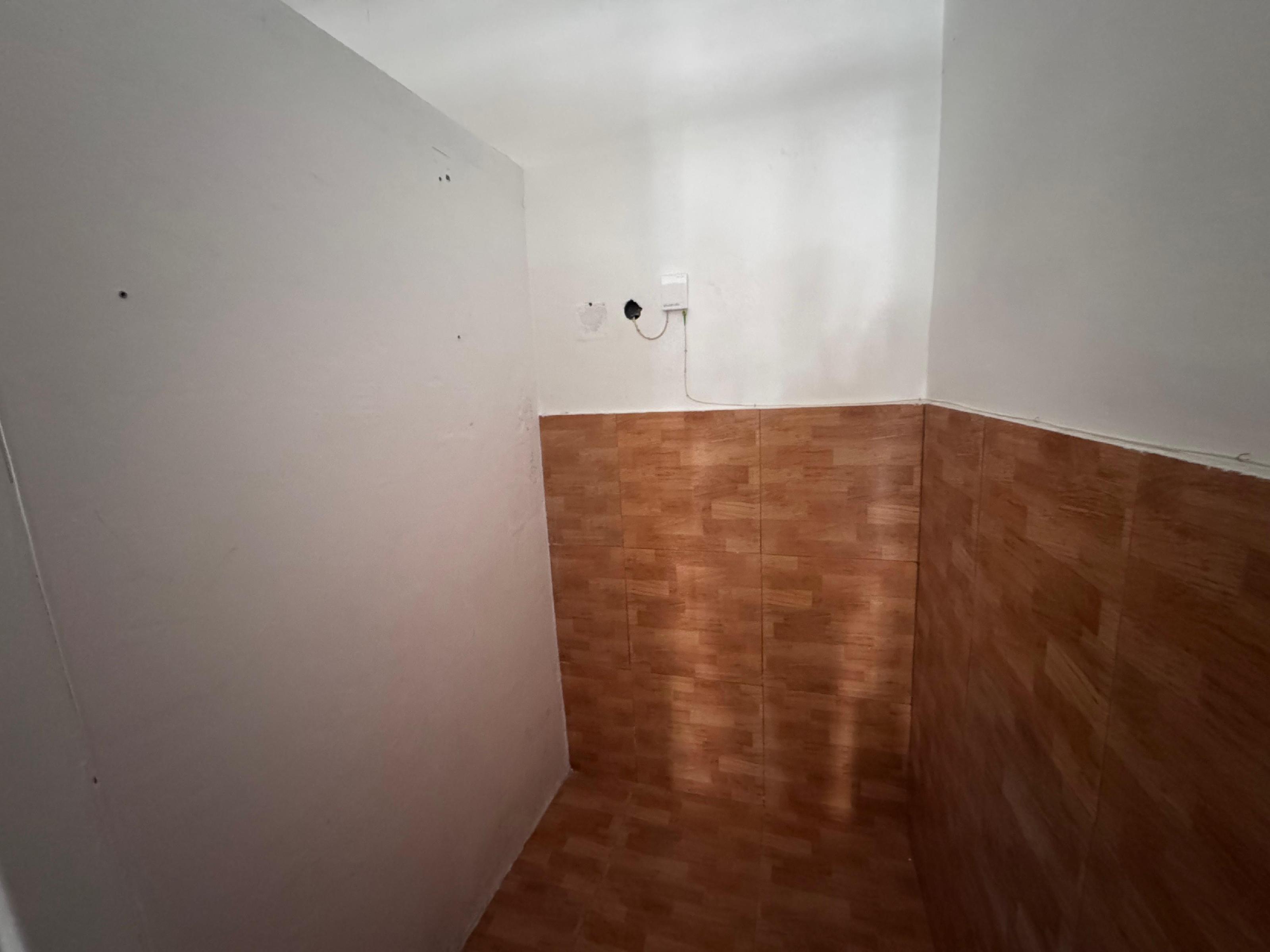 Imagen 4 Local Comercial en venta en Málaga / La roca local economico Imagen 4 Local Comercial en venta en Málaga / La roca local economico