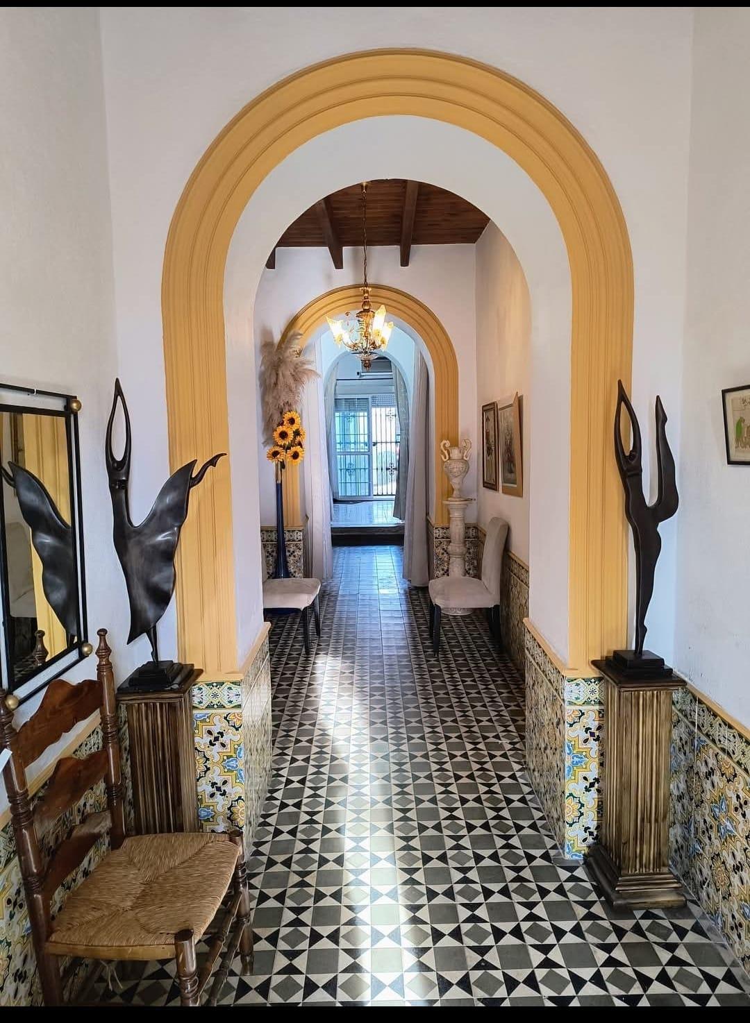 Imagen 16 Casa Adosada en venta en Almadén De La Plata / En plaza principal, en pleno centro de la l...