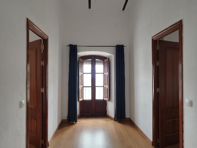 Imagen 17 Inmueble 301369 - Casa Adosada en venta en Almadén De La Plata / En plaza principal, en pleno centro de la l...