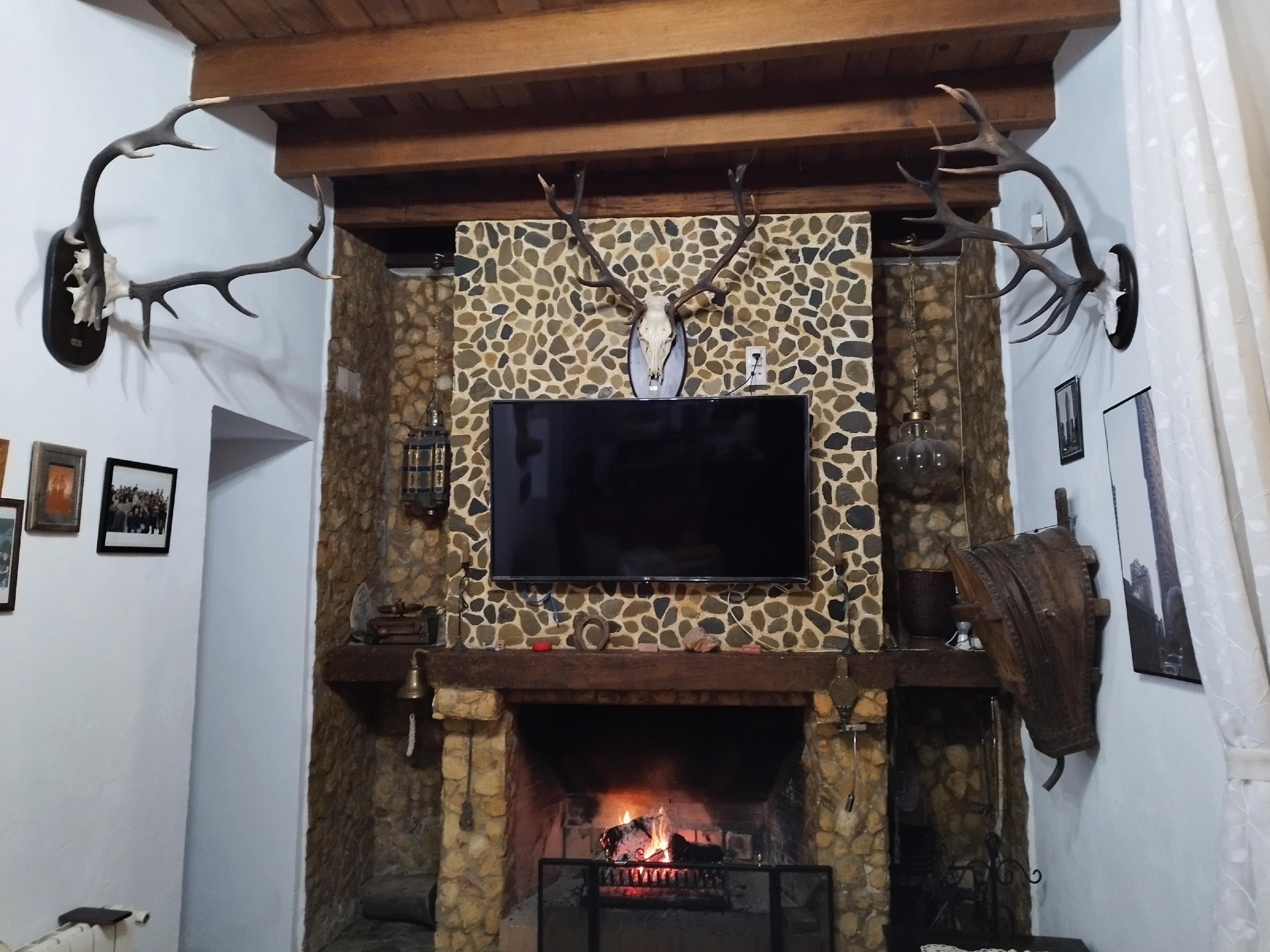 Imagen 10 Casa Adosada en venta en Almadén De La Plata / En plaza principal, en pleno centro de la l...