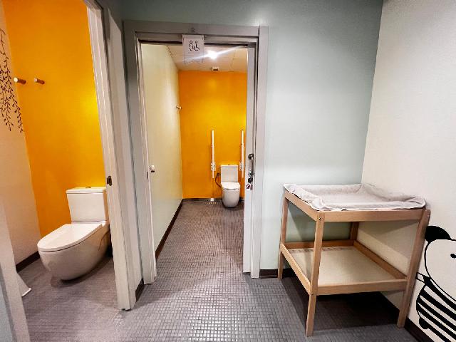 Imagen 10 Inmueble 300273 - Local Comercial en alquiler en Camarma De Esteruelas / En el centro del pueblo.