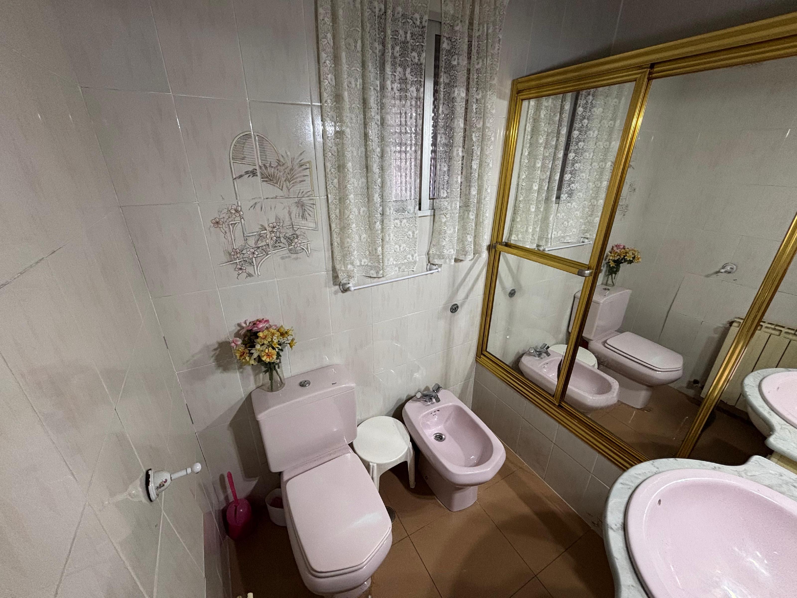 Imagen 5 Piso en venta en Torrejón De Ardoz / Cerca de Carrefour.