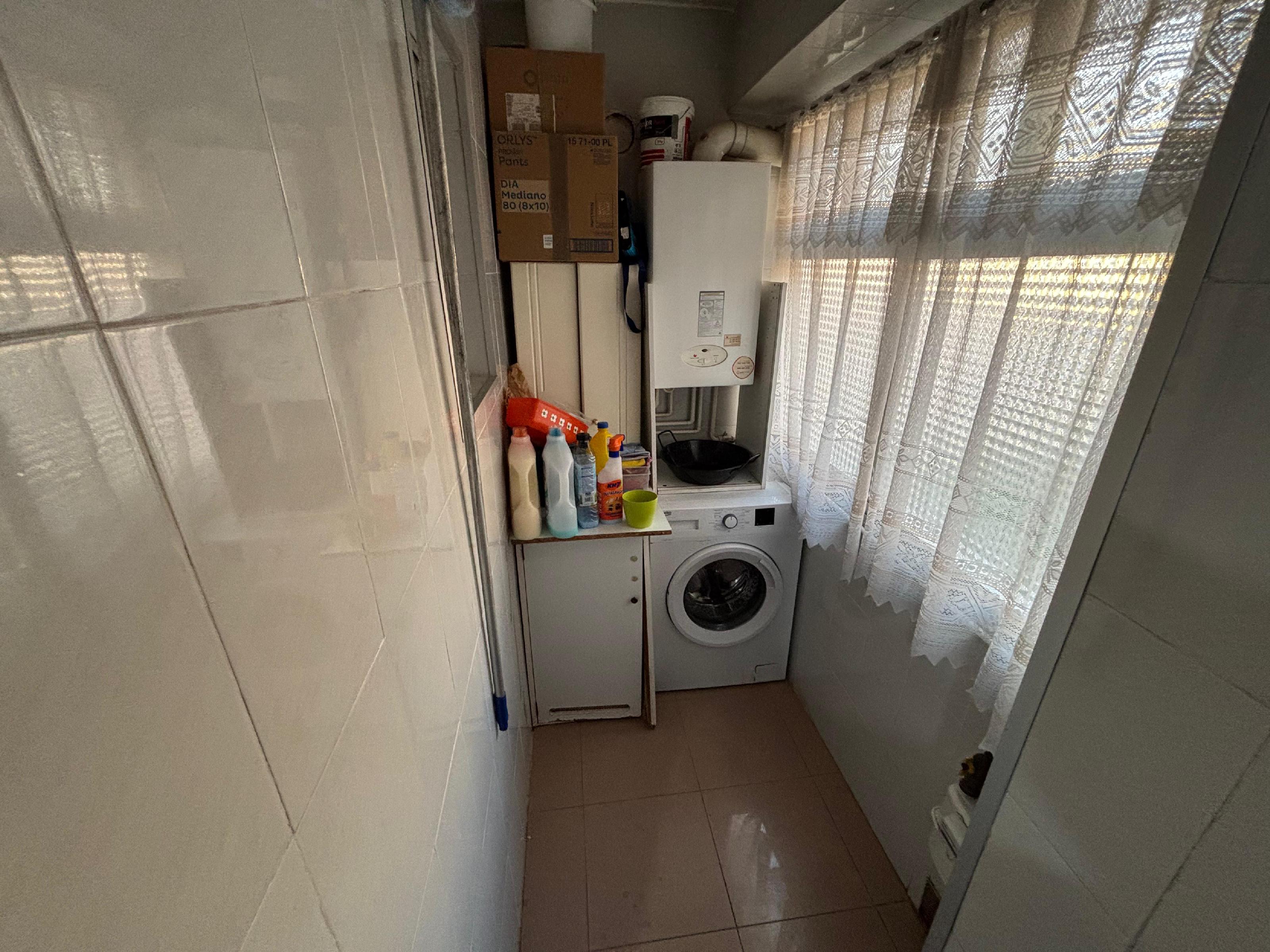 Imagen 4 Piso en venta en Torrejón De Ardoz / Cerca de Carrefour.