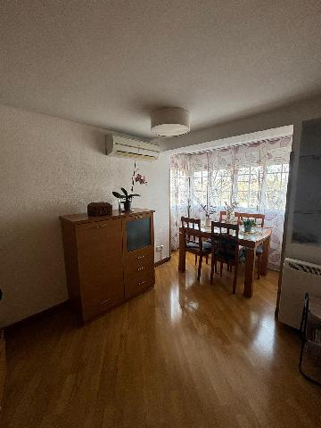 Imagen 3 Inmueble 301091 - Piso en venta en Madrid / A dos minutos de la parada de metro Simancas.