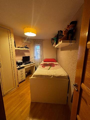 Imagen 12 Inmueble 301091 - Piso en venta en Madrid / A dos minutos de la parada de metro Simancas.