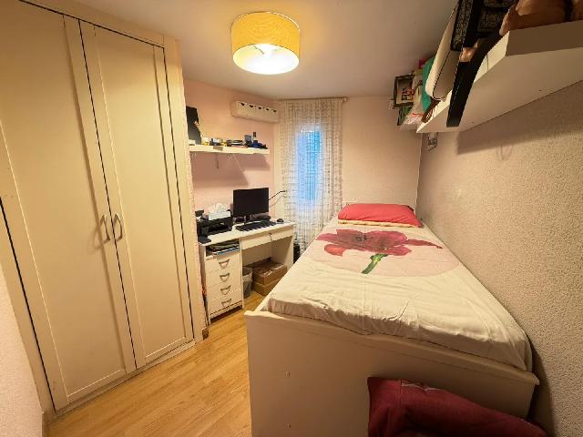Imagen 9 Inmueble 301091 - Piso en venta en Madrid / A dos minutos de la parada de metro Simancas.