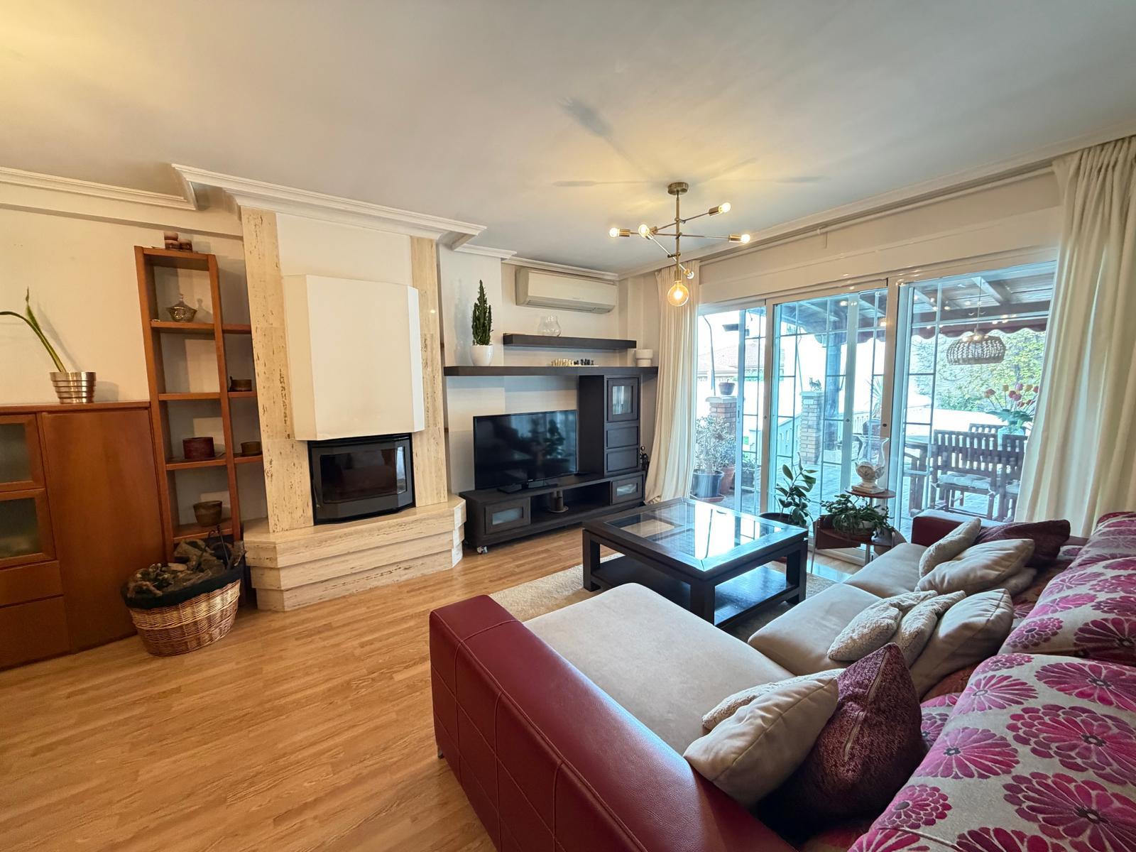 Imagen 9 Casa Aislada en venta en Torres De La Alameda / Próximo al centro y servicios de Torres de...